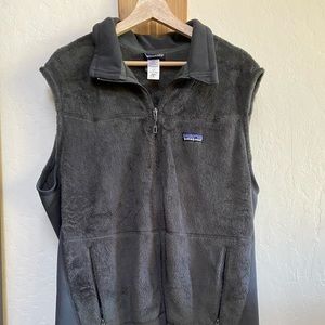 Patagonia men’s XL vest